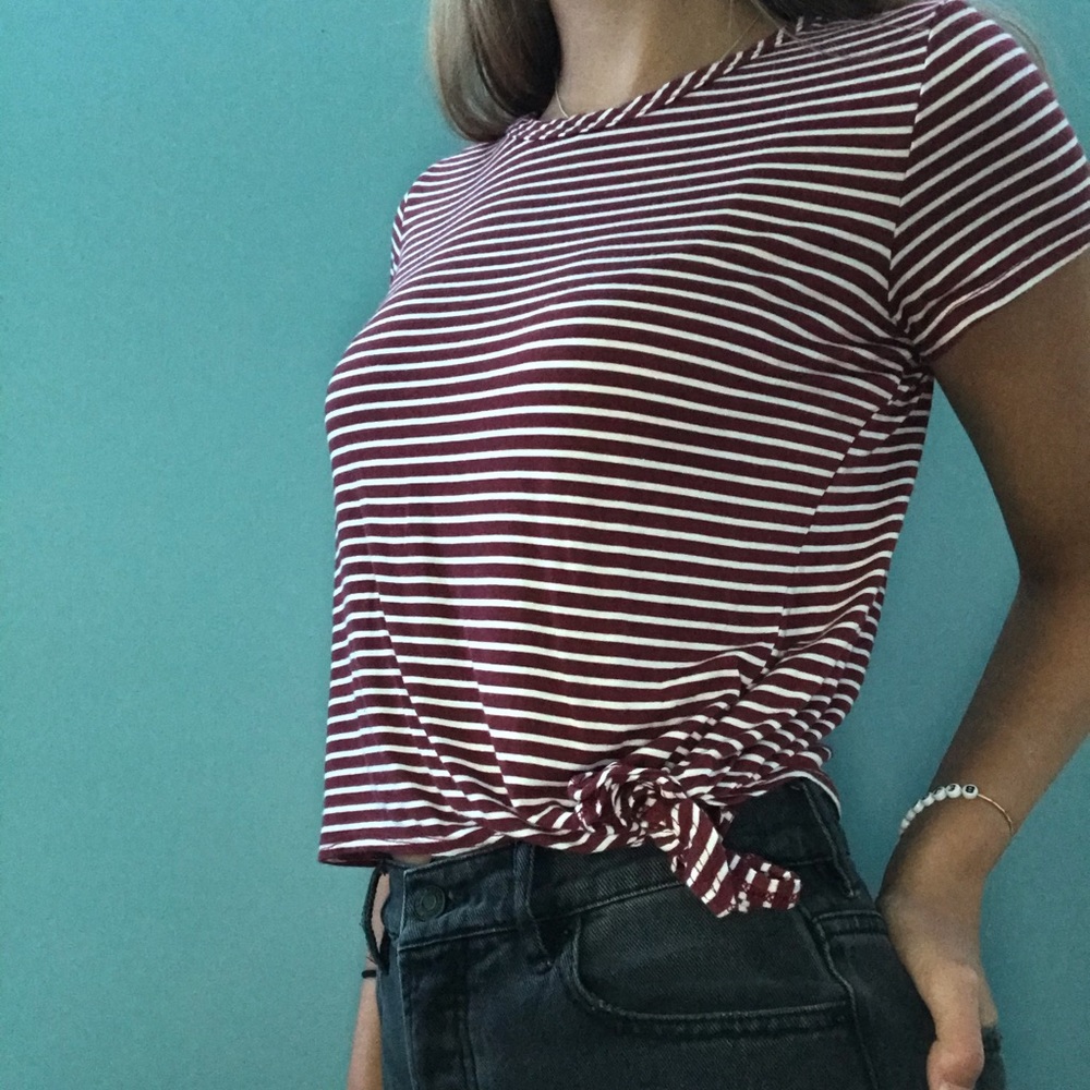 maroon and white striped side tie tee